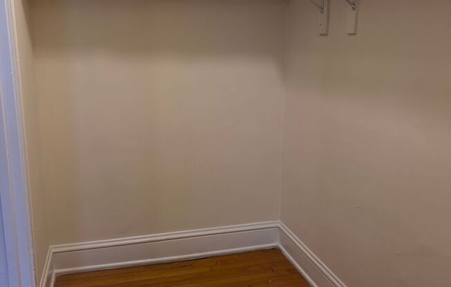 Studio, 1 bath, $875, Unit 305