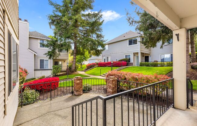 Spacious 2 bedroom 2.5 Townhome in Essex Park!!