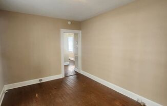 3 beds, 1 bath, $2,200, Unit Apt A