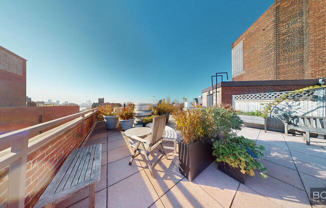 14 HORATIO ST