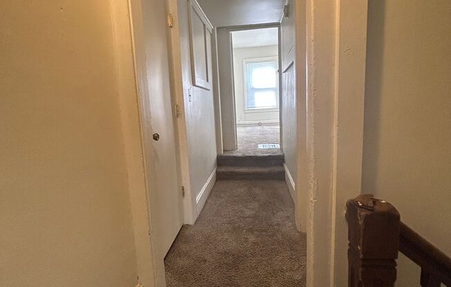 3 beds, 1 bath, $1,575, Unit 137