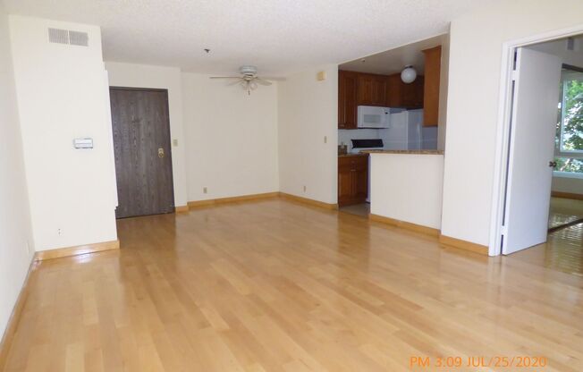 1 BEDROOM/1 BATH APARTMENT - NEAR UCLA CAMPUS & WESTWOOD VILLAGE