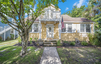 889 ASHLEY AVE