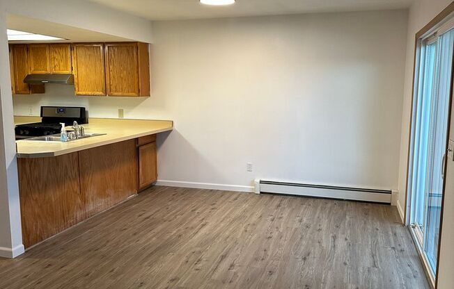 2 beds, 1 bath, 850 sqft, $1,400, Unit 4