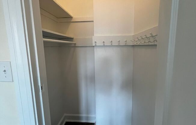 1 bed, 1 bath, 610 sqft, $1,385, Unit Bayard Manor 304