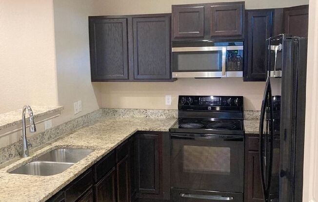 Lakeview #3 7030 - 7030 Lakeview Dr.