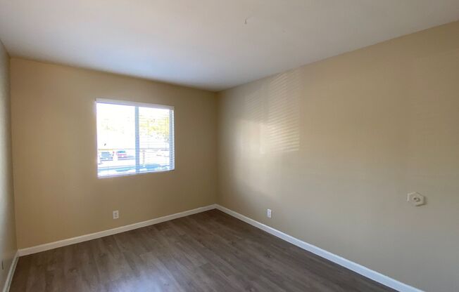 2 beds, 1 bath, $1,995, Unit 4966-08