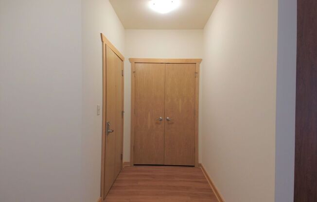 1 bed, 1 bath, 1,120 sqft, $2,025, Unit 400