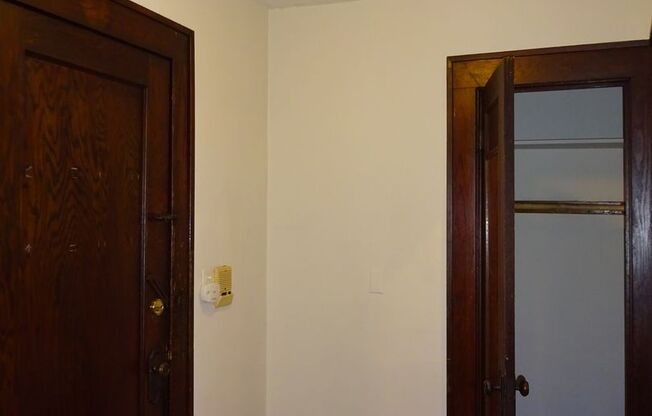 Studio, 1 bath, 330 sqft, $725, Unit 106