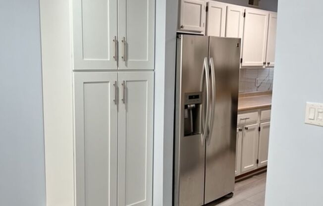 Mill Creek 4bd/2bth w/ Two Car Parking and Yard