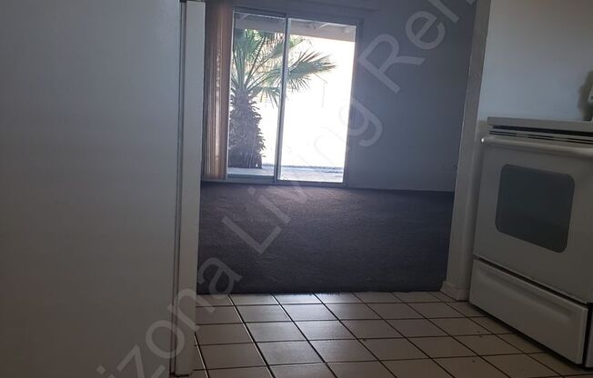 2 beds, 1 bath, $1,200, Unit 4