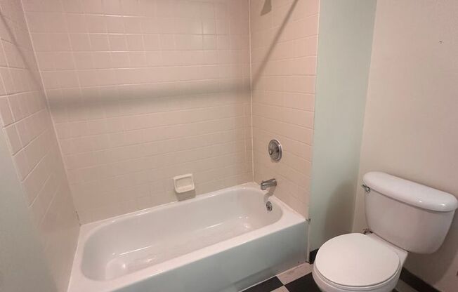 1 bed, 1 bath, 631 sqft, $2,350, Unit 1023-302