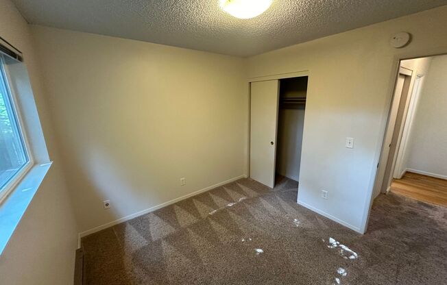 2 beds, 1 bath, 800 sqft, $1,400, Unit 2