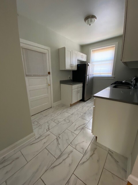 732 Reba Pl