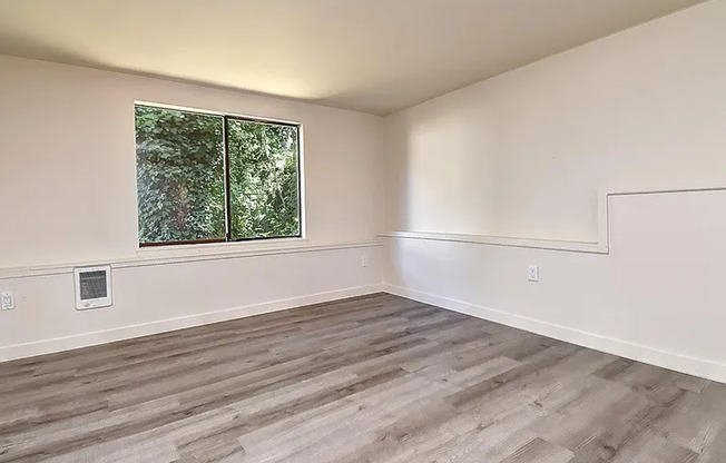 Newly Remodeled 2BR/1BA