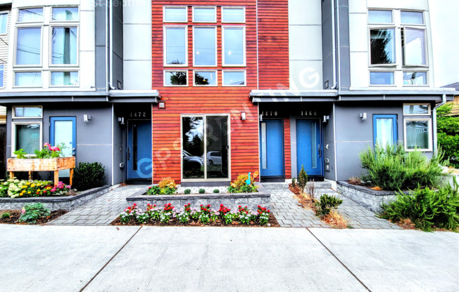 Ballard 3bd Townhome- Rooftop Deck w/ stunning views!