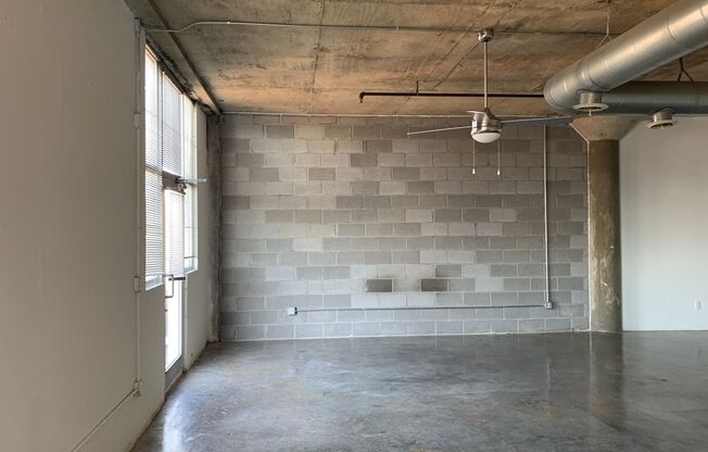 Studio, 1 bath, 950 sqft, $1,780, Unit A-413