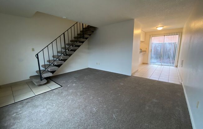 2 beds, 1 bath, 758 sqft, $1,395, Unit 2