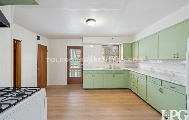 1954 BARROWS ST