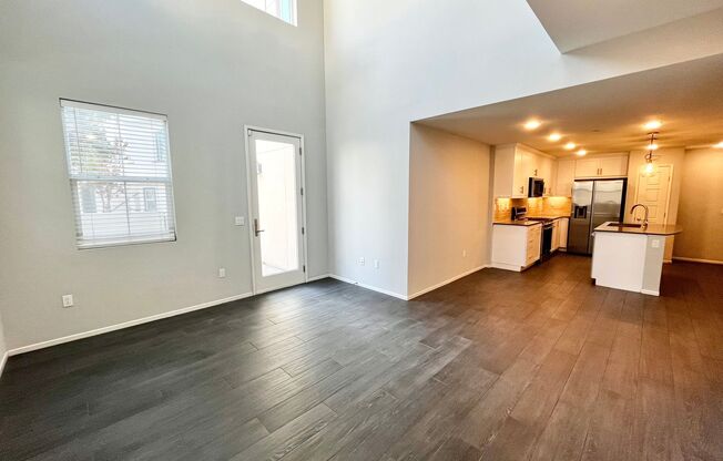 Modern 5B 4BA Townhome w/ AC in Playa Del Sol!