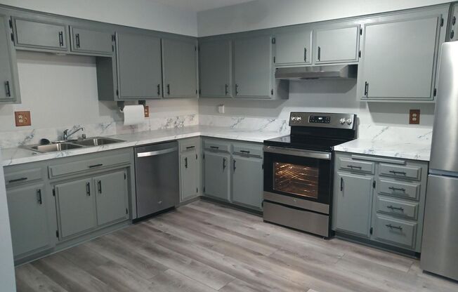2 beds, 1.5 baths, $1,800, Unit 17