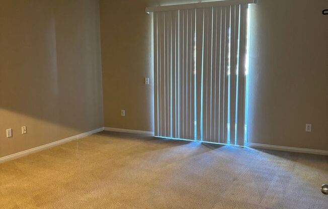 3 beds, 2 baths, $1,600