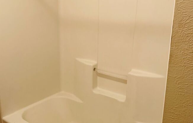 1 bed, 1 bath, 660 sqft, $1,195, Unit 4672 - 203