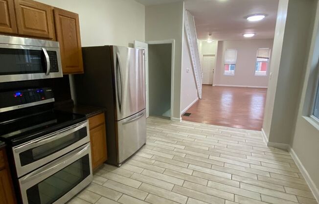 3B1.5B Row House Available NOW in Fishtown