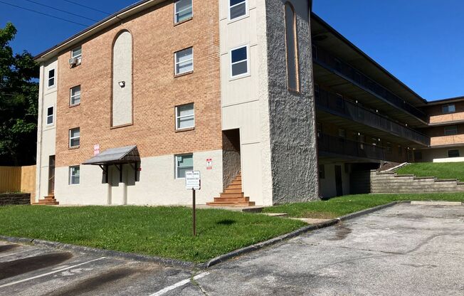 2 beds, 1 bath, 750 sqft, $750, Unit 9640 C11