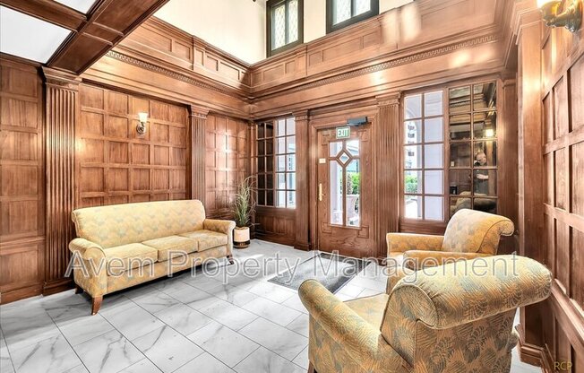 1811 NW Couch Street, #103
