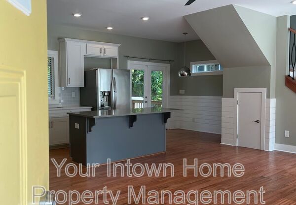 797 BROWNWOOD AVE SE
