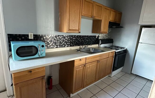 2 beds, 1 bath, 750 sqft, $1,195, Unit 6100-3