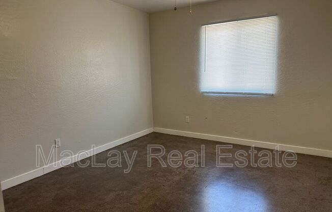 2918 E ROESER DR