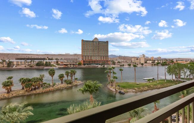 3BR Luxury Condo, Furnished, on the Colorado River Across from Casinos, Gated