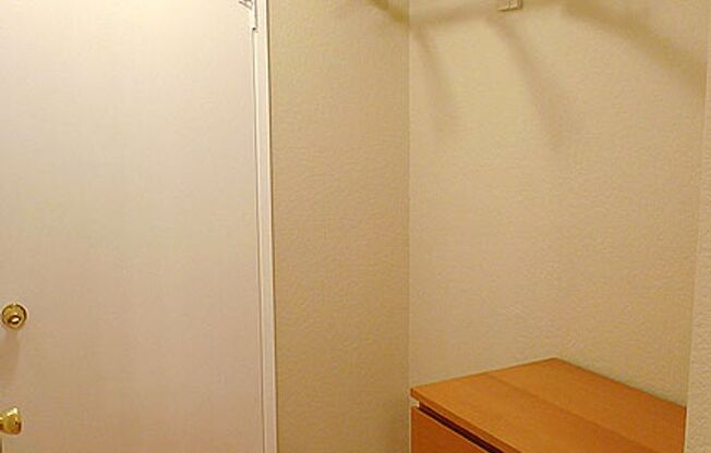 2 beds, 2 baths, 910 sqft, $2,595, Unit 410