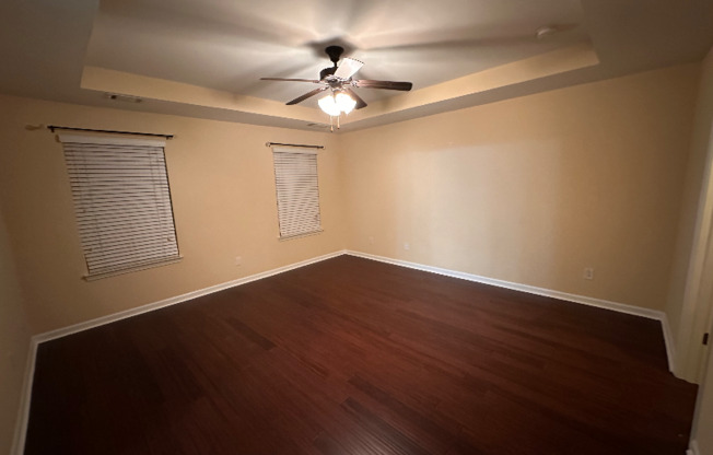 1597 TRAILVIEW WAY NE