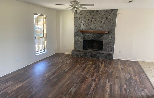 2501 Tara Heights
