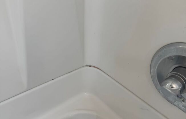 1 bed, 1 bath, 670 sqft, $972, Unit 125