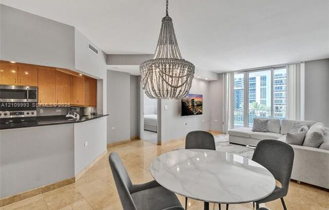 1 bed, 1.5 baths, $3,500, Unit # 808