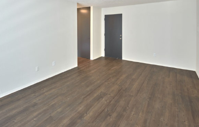 1 bed, 1 bath, 696 sqft, $1,350, Unit 103