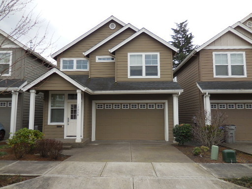 Great 3 bedroom - King City Pet friendly home. Showing Soon