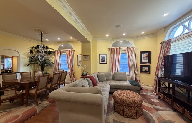 1059 LEAVENWORTH