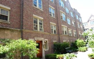 2 Bedroom Condo in Oak Park