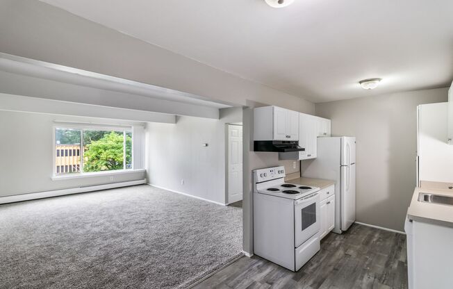 2 beds, 1 bath, 938 sqft, $1,400, Unit 21880 Coolidge - 203