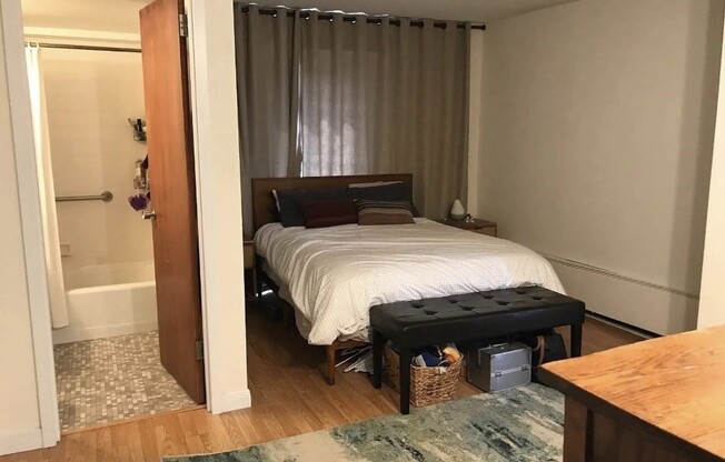 2 beds, 2 baths, 950 sqft, $3,900, Unit 801