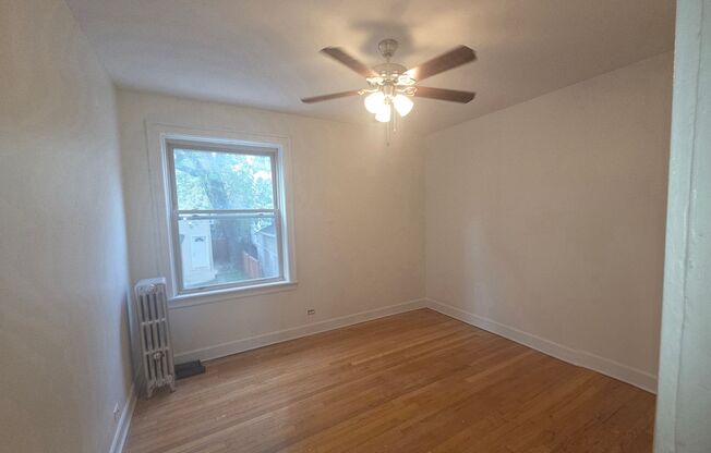 2232-48 W. Farwell / 6907-11 N. Oakley