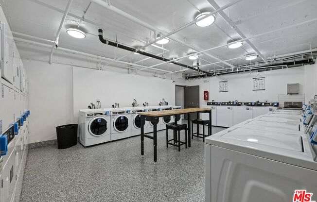 1 bed, 1 bath, 693 sqft, $3,000, Unit 228