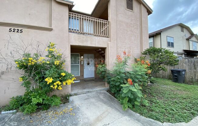 5225 Meadow Fld, Apt 4