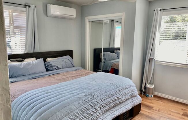 Darling 2 bedroom, 1 bath Single Family Home
