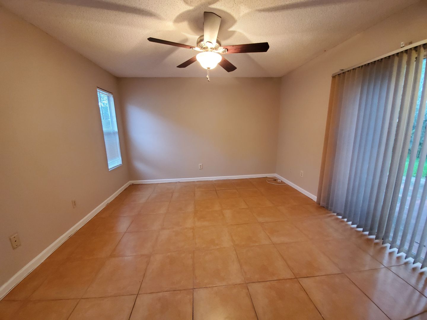 129 EDGEWATER CIR